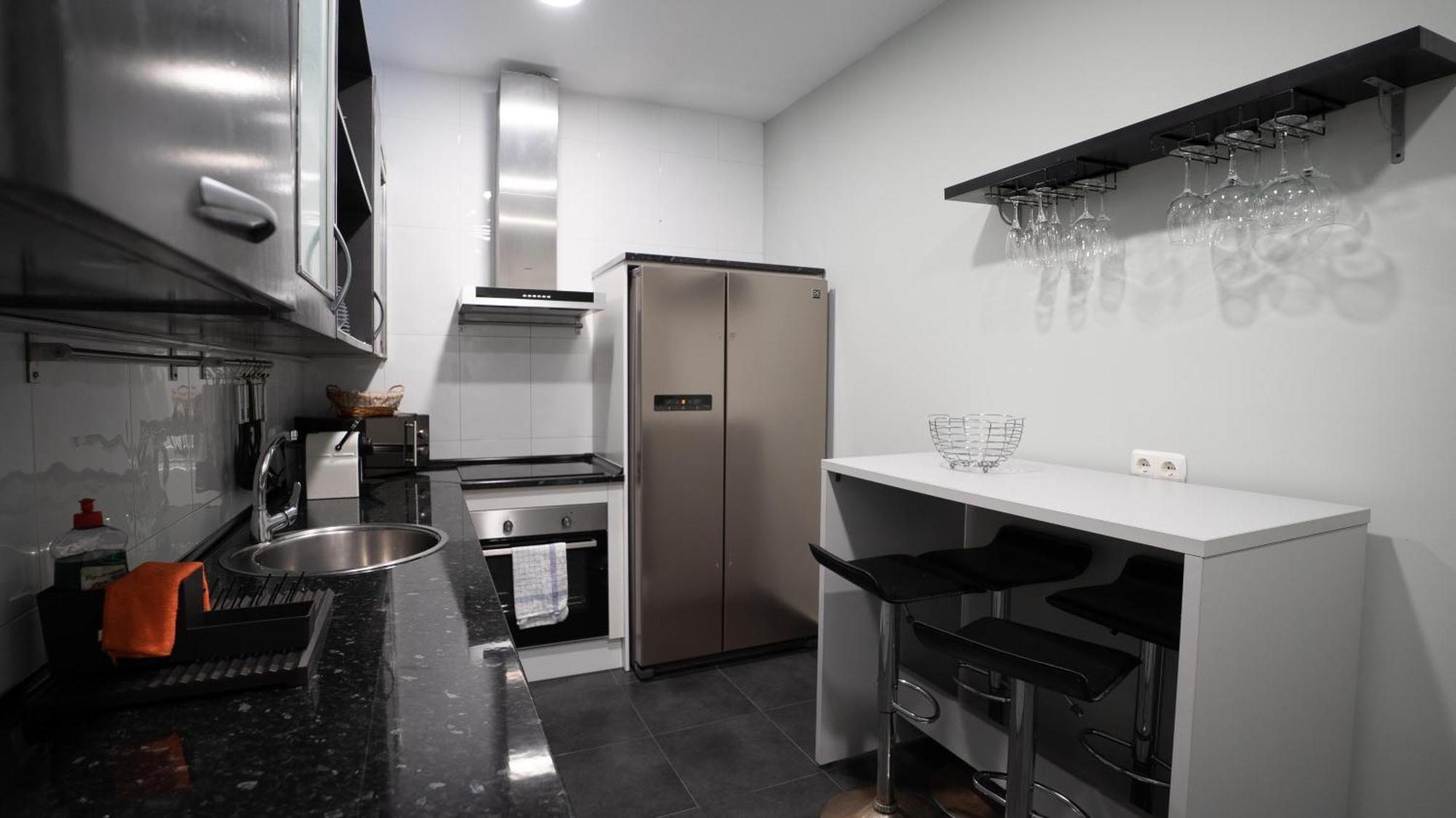 Centrico, Junto A Estacion De Bus/Tren, Y Playas Apartment Сан Себастиан Екстериор снимка